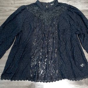Beautiful Torrid Full Lace Long Sleeve Top